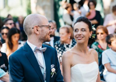 La sposa guarda lo sposo, fotoreportage di matrimonio