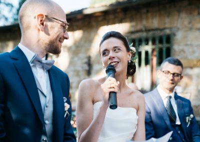 Sposa che parla al microfono, Fotografi Matrimonio