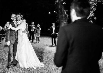 Sposi ascoltano il discorso, Fotoreportage di Matrimonio Roma