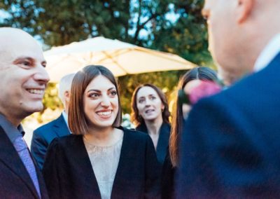 Invitati durante il ricevimento di matrimonio presso la Porta del Principe a Roma