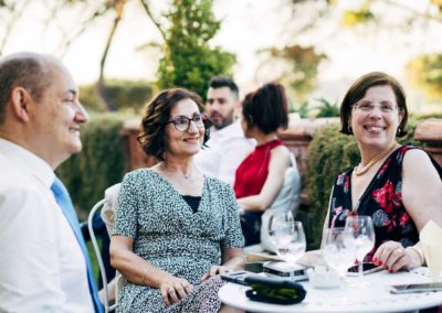 Invitati durante il ricevimento di matrimonio nel Castello di Decima