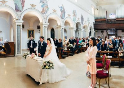 Panoramica della chiesa di Santa Prisca durante il matrimonio